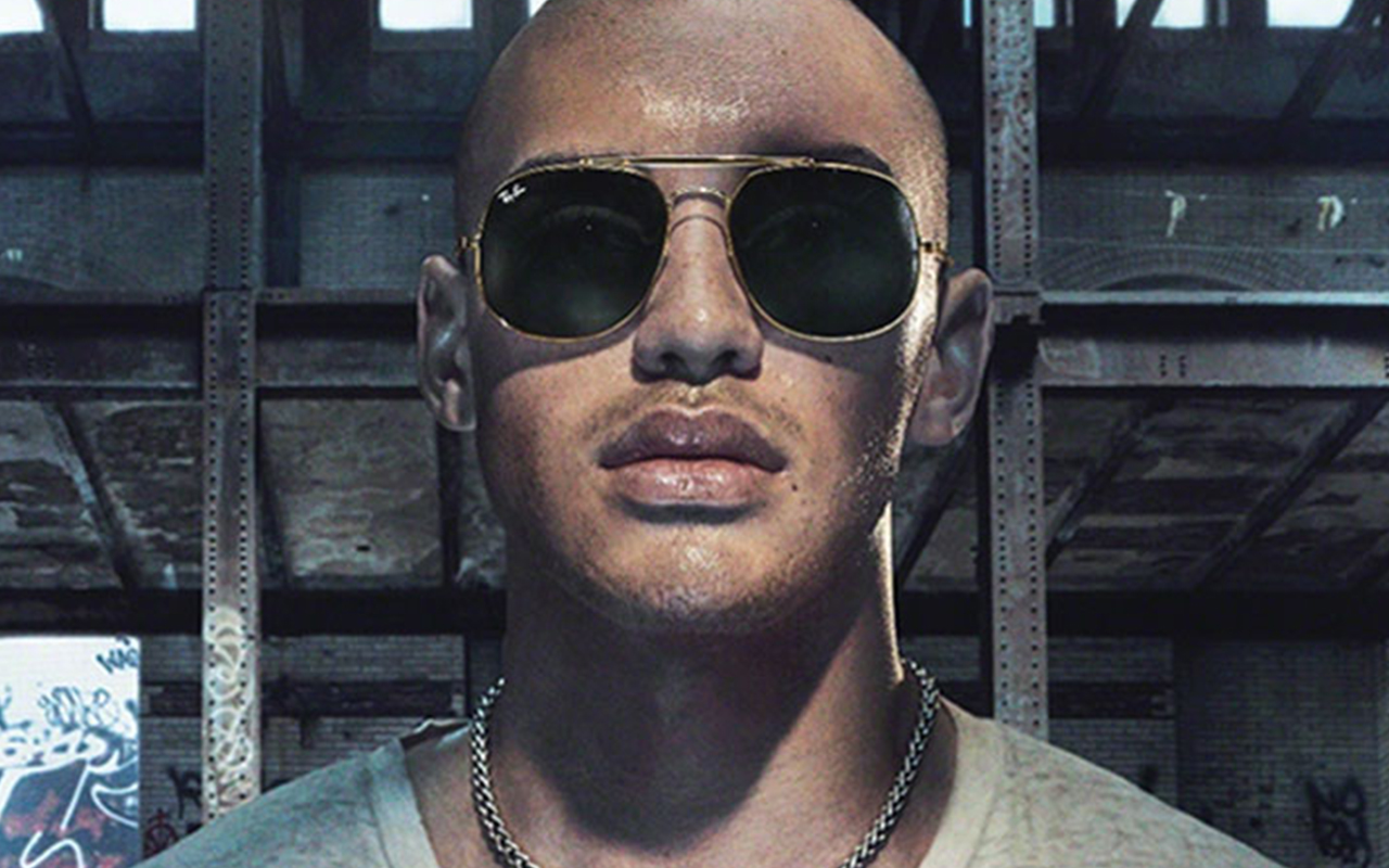 RAY BAN